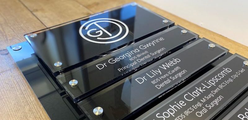 Premium Signage Boards & Name Plates in UAE – Kamran Malik Printing