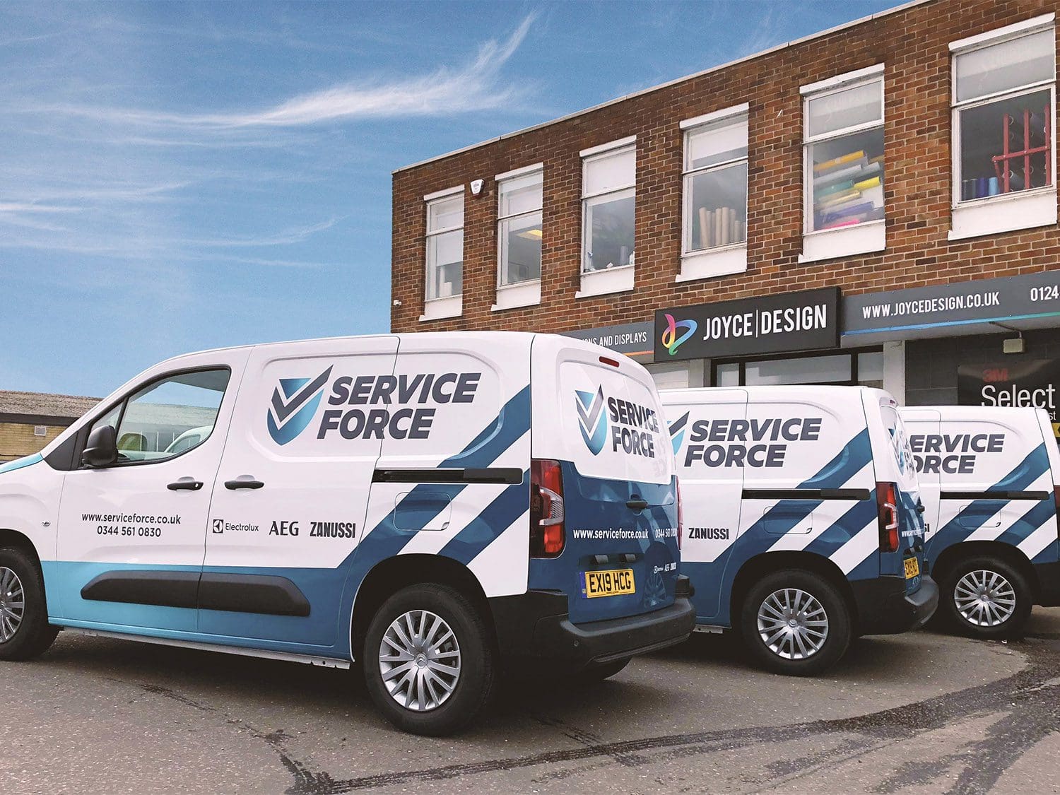 Corporate Vehicle Fleet Branding – Kamran Malik’s Guide to Driving Your Brand Everywhere
