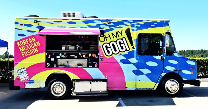 Eye-Catching Food Cart & Vehicle Branding in UAE – Kamran Malik Printing